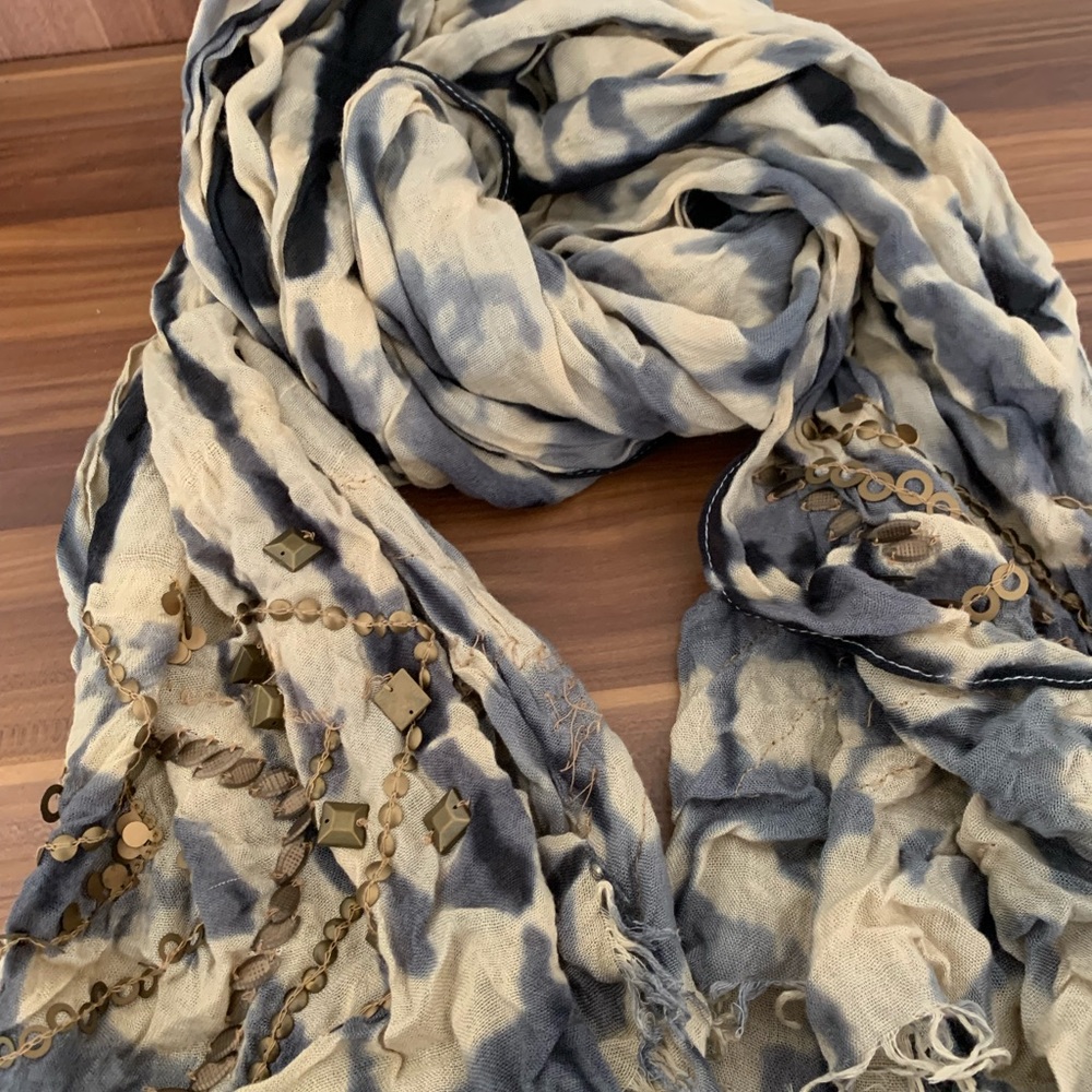 Patterned scarf - Picture 2 of 4